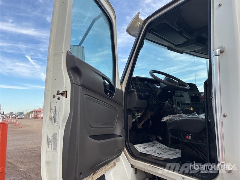 International HV607 SBA 6x4 Mixer Truck شاحنات خرسانة
