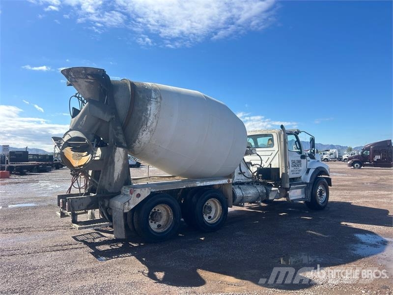 International HV607 SBA 6x4 Mixer Truck شاحنات خرسانة