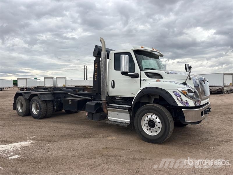 International HV613 6x4 Roll-Off Truck Kipplader