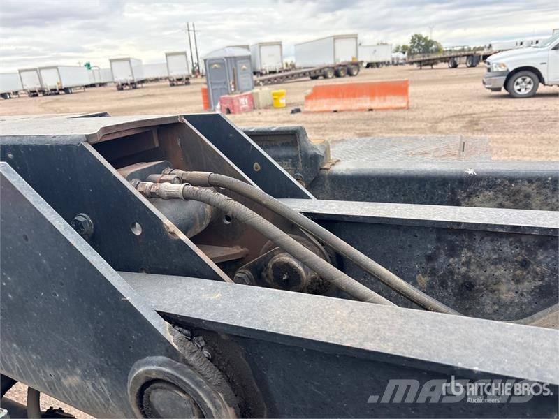 International HV613 6x4 Roll-Off Truck Kipplader