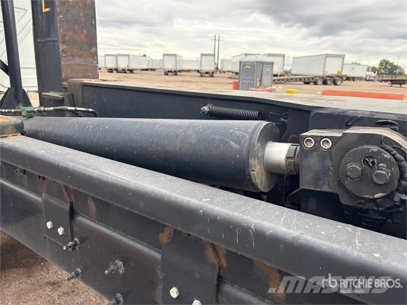 International HV613 6x4 Roll-Off Truck Kipplader