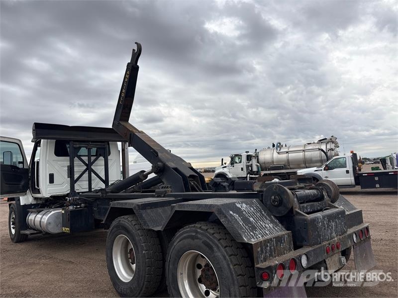 International HV613 6x4 Roll-Off Truck Kipplader