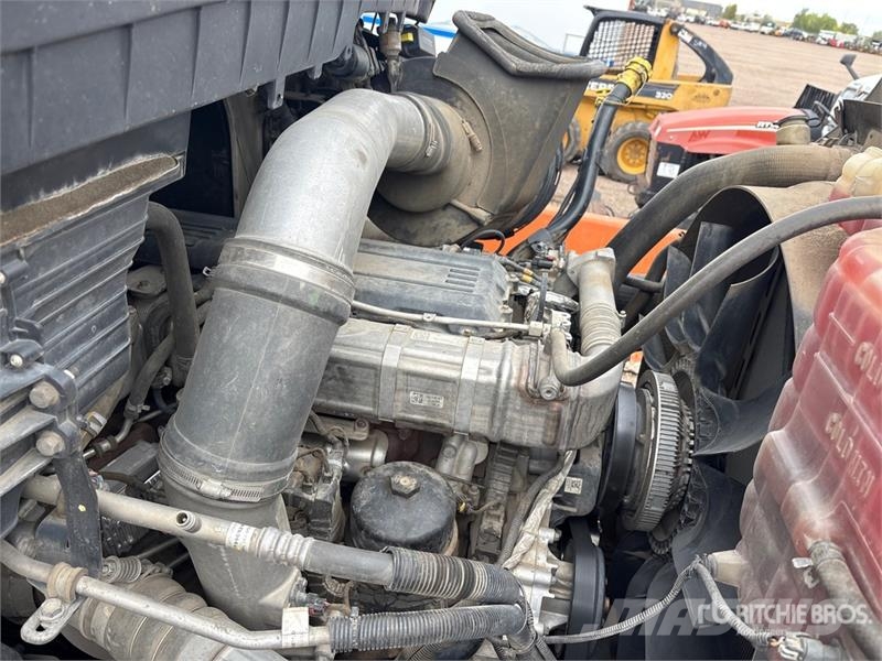 International HV613 6x4 Roll-Off Truck Kipplader