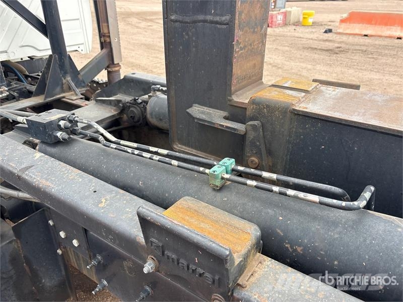 International HV613 6x4 Roll-Off Truck Kipplader