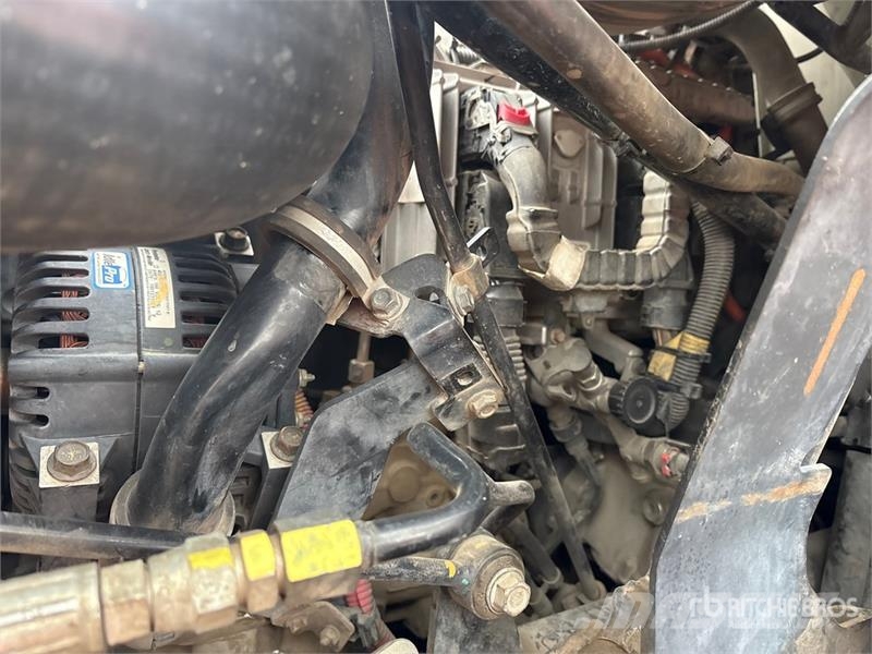 International HV613 6x4 Roll-Off Truck Kipplader