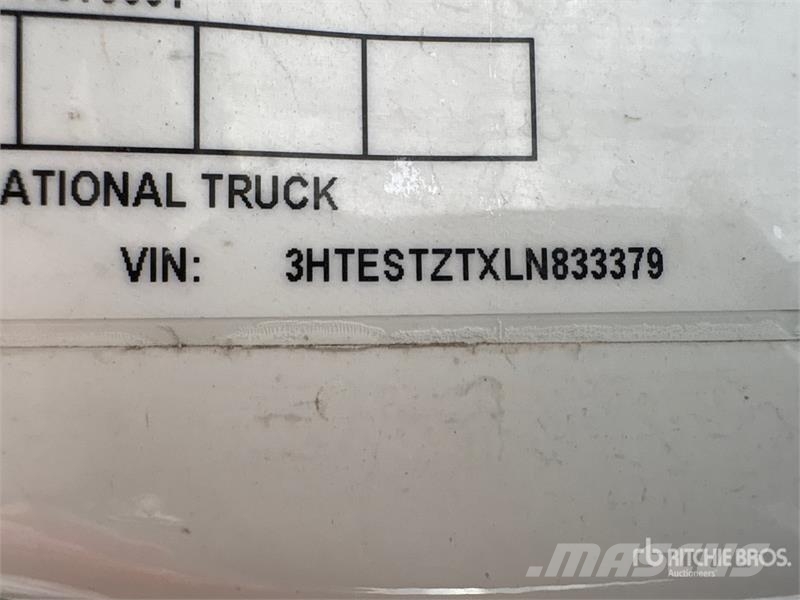 International HV613 6x4 Roll-Off Truck Kipplader