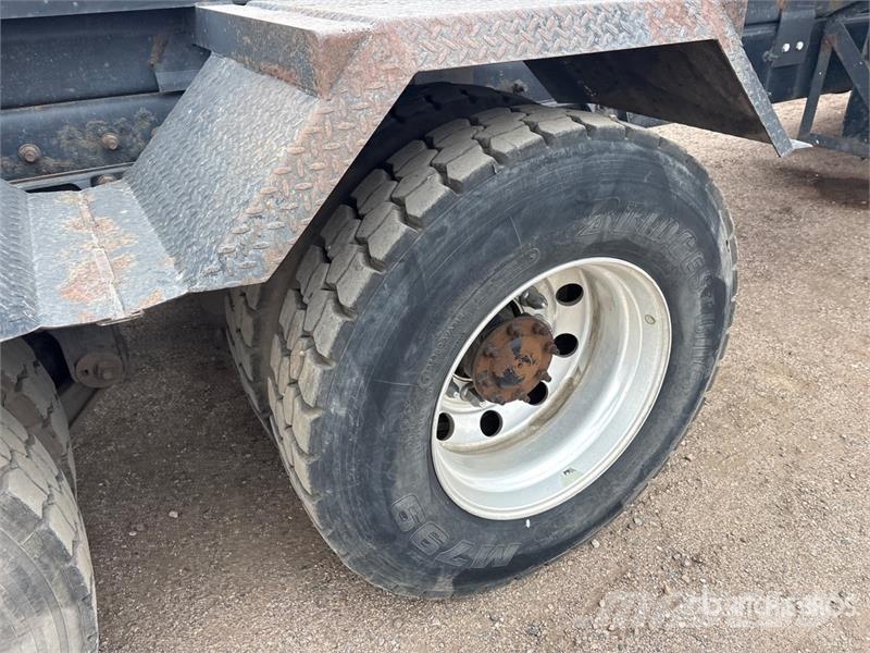 International HV613 6x4 Roll-Off Truck Kipplader