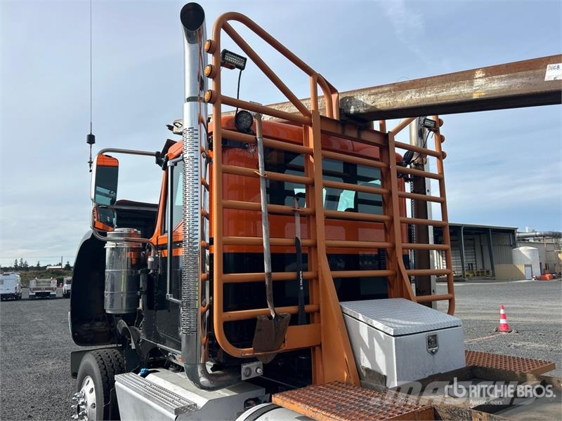 International HX520 8x4 Log Truck Лісовози