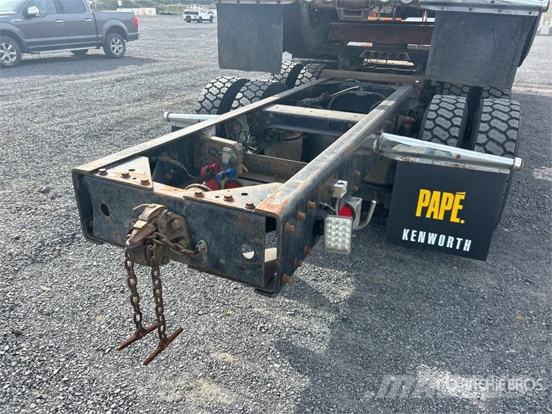 International HX520 8x4 Log Truck Лісовози