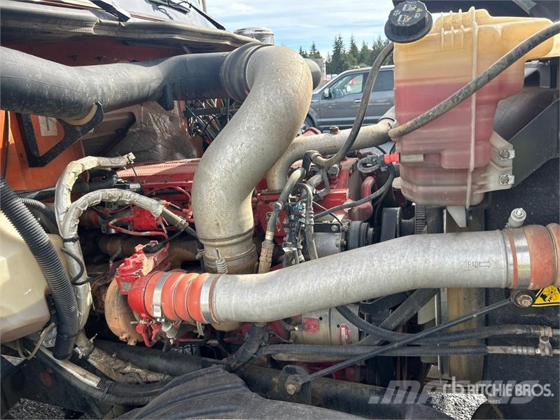 International HX520 8x4 Log Truck Лісовози