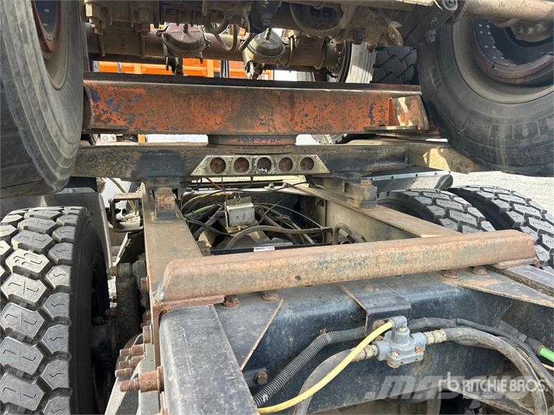 International HX520 8x4 Log Truck Лісовози