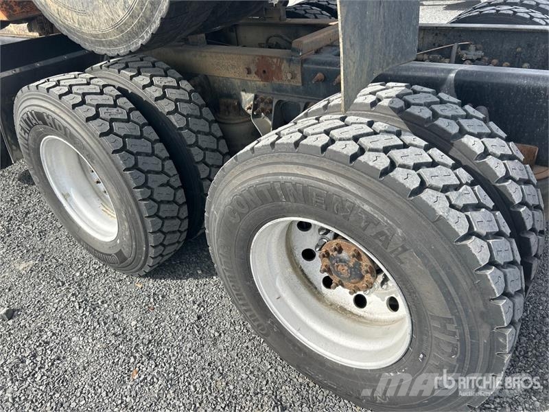 International HX520 8x4 Log Truck Лісовози
