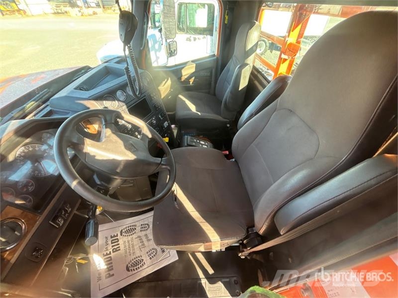 International HX520 8x4 Log Truck Transportes de madera
