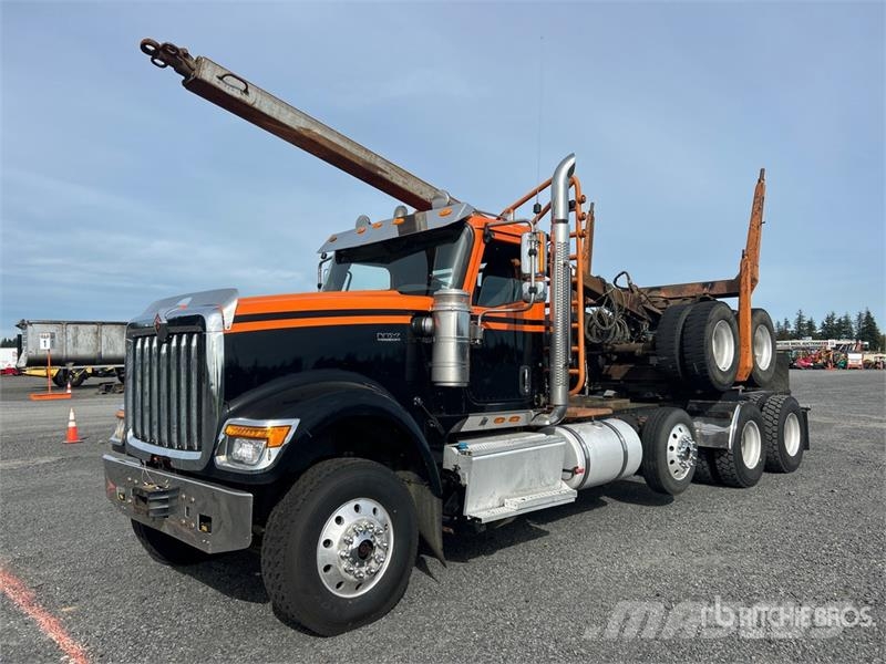 International HX520 8x4 Log Truck Лісовози