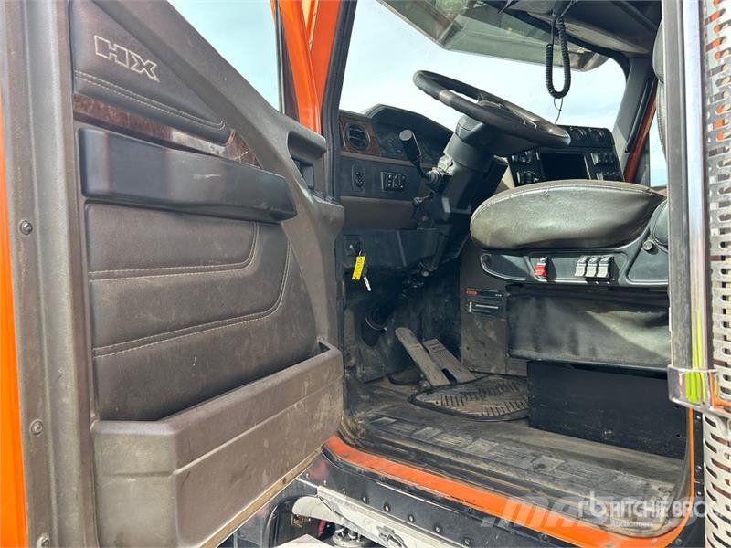 International HX520 8x4 Log Truck Лісовози