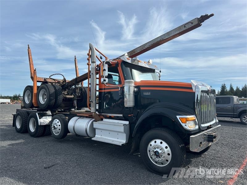 International HX520 8x4 Log Truck Лісовози
