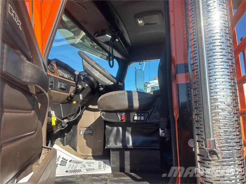 International HX520 8x4 Log Truck Transportes de madera