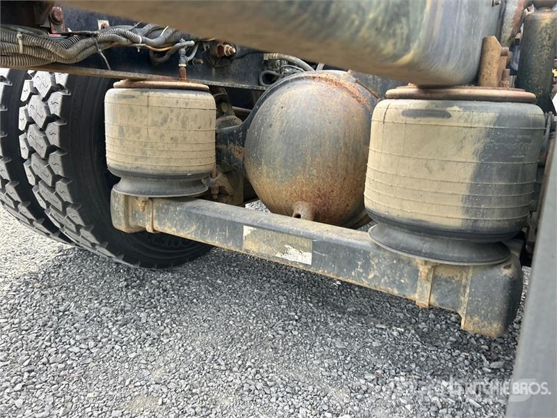 International HX520 8x4 Log Truck Лісовози