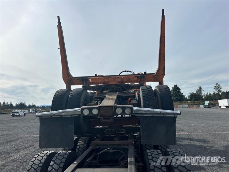 International HX520 8x4 Log Truck Лісовози