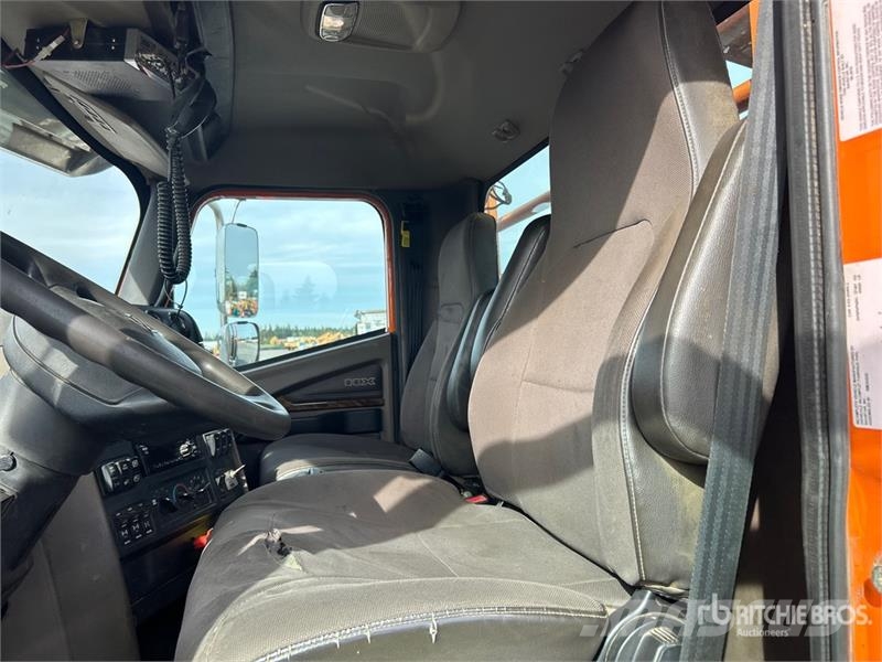 International HX520 8x4 Log Truck Лісовози