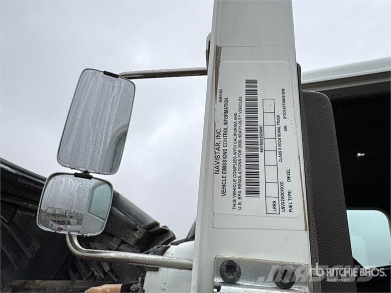 International HX620 自卸式货车