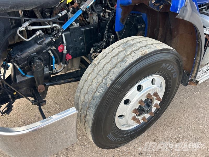 International HX620 Savivarčių priekabų vilkikai