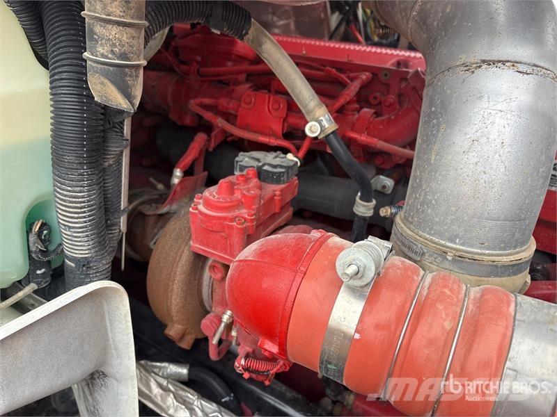 International HX620 自卸式货车