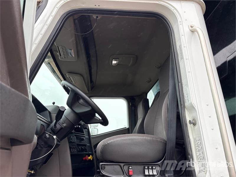 International HX620 自卸式货车