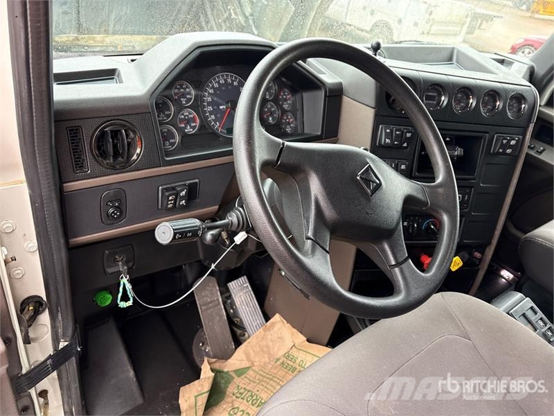 International HX620 自卸式货车
