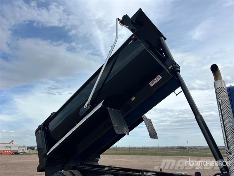 International HX620 Savivarčių priekabų vilkikai