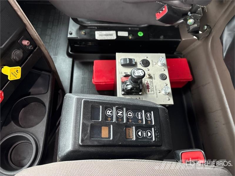 International HX620 自卸式货车