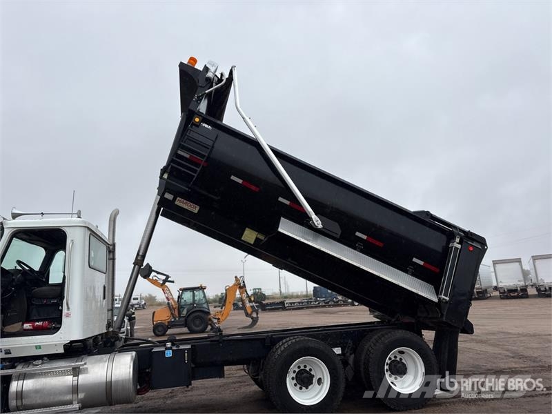 International HX620 自卸式货车