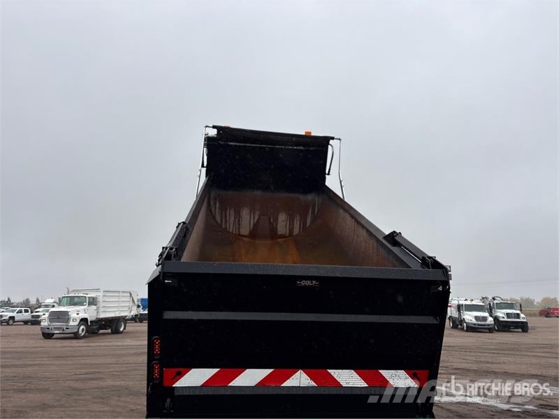 International HX620 自卸式货车