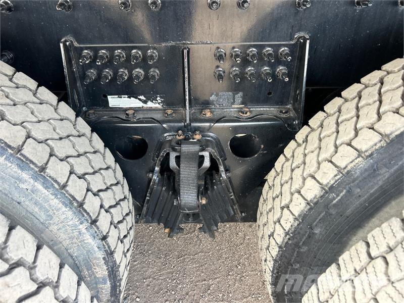 International HX620 Savivarčių priekabų vilkikai