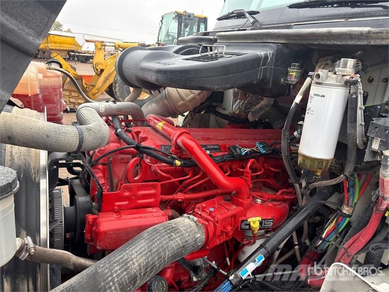 International HX620 自卸式货车