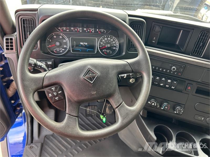 International HX620 Savivarčių priekabų vilkikai