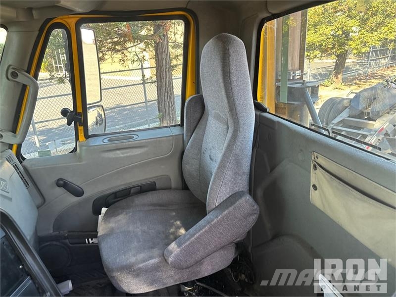 International LA627 4x2 S/A Day Cab Truck Tractor (Inoperable) Trækkere