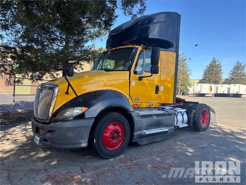 International LA627 4x2 S/A Day Cab Truck Tractor (Inoperable) Trækkere