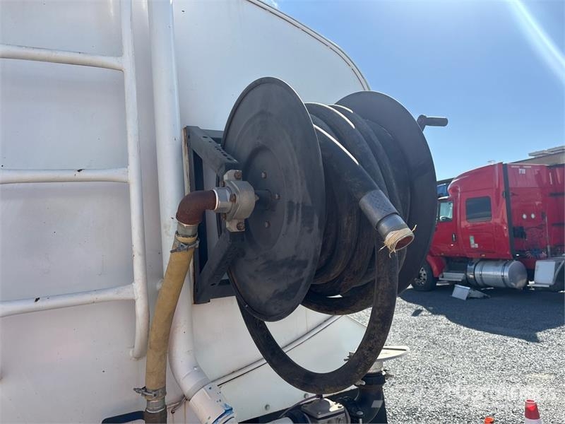 International LF677 6x4 Water Truck Camion citerne à eau