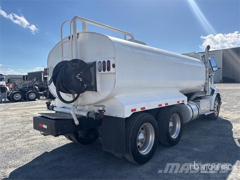 International LF677 6x4 Water Truck Camion citerne à eau
