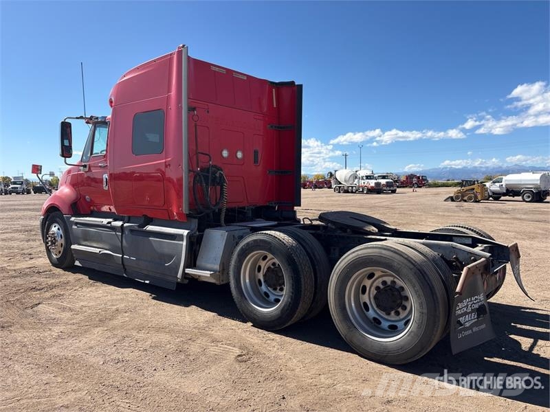 International LF687 6x4 T/A Sleeper Truck Tractor Tegljači