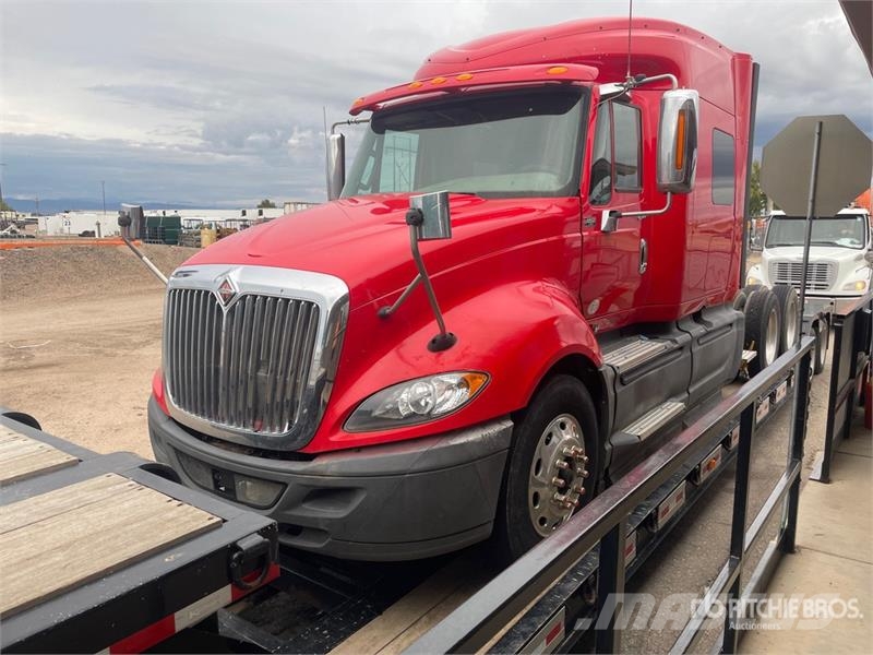 International LF687 6x4 T/A Sleeper Truck Tractor Naudoti vilkikai