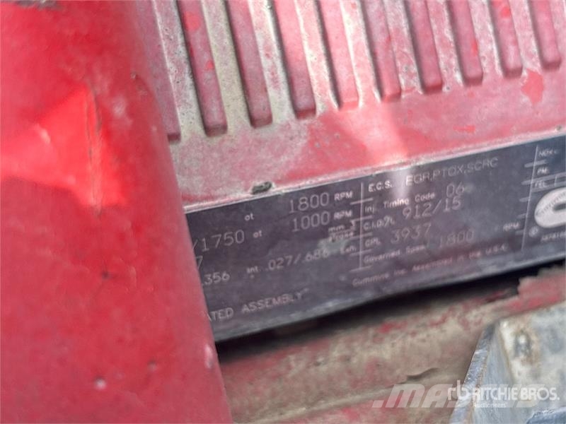 International LF687 6x4 T/A Sleeper Truck Tractor 트랙터 유닛
