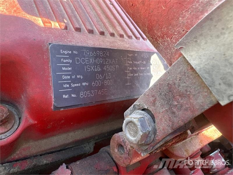 International LF687 6x4 T/A Sleeper Truck Tractor Tegljači