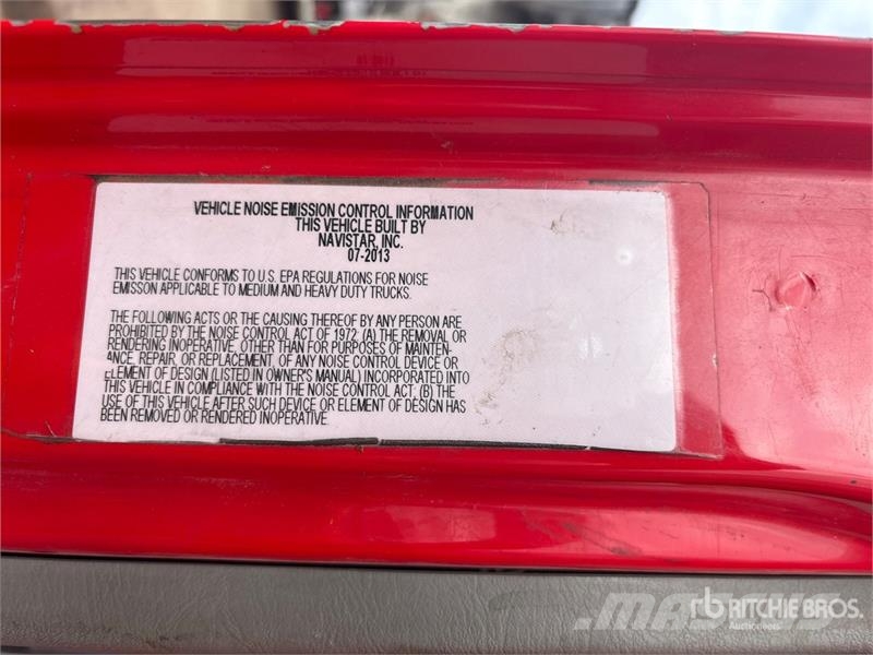 International LF687 6x4 T/A Sleeper Truck Tractor 트랙터 유닛