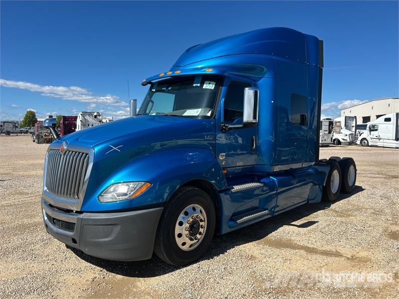 International LT625 트랙터 유닛