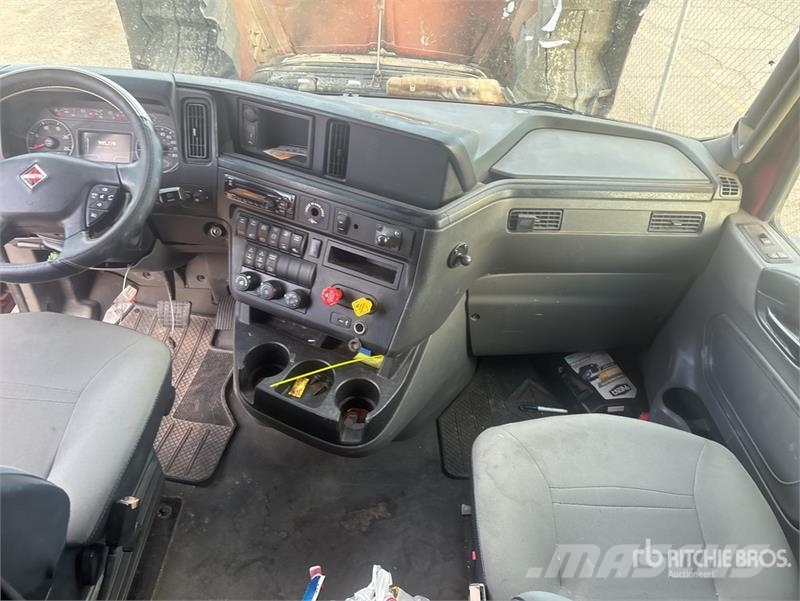 International LT625 Седельные тягачи