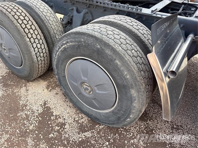 International LT625 Tractor Units