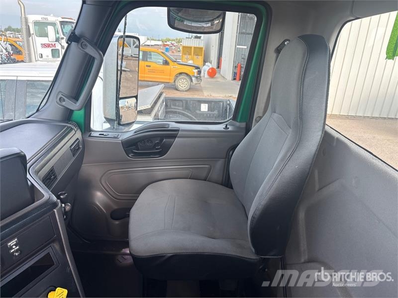 International LT625 트랙터 유닛