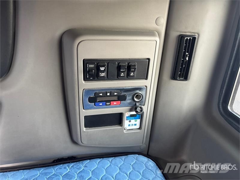 International LT625 트랙터 유닛